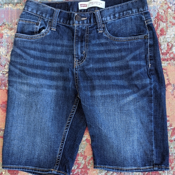 Levi's Performance 511 Slim Shorts.  Tag: 27" waist.  Size: 14 Regular. - Picture 5 of 8